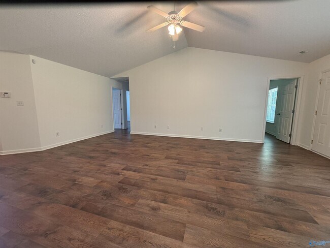 Building Photo - 111 Turnstone Ct SW