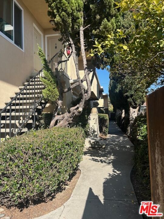 Building Photo - 3560 S Centinela Ave