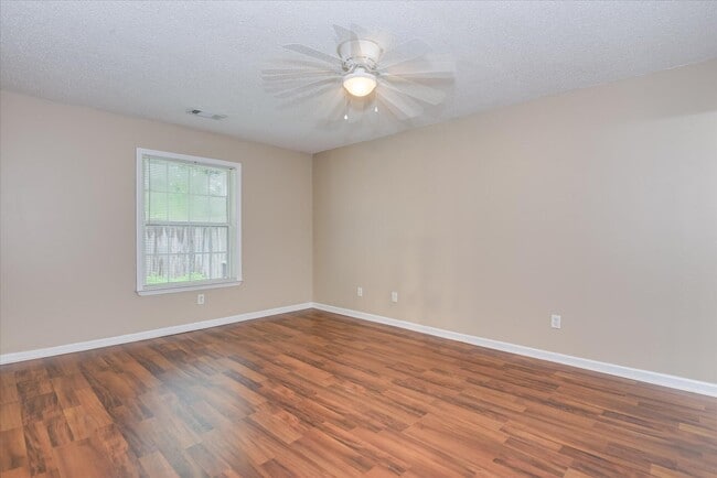 Building Photo - 128 Shelby Dr