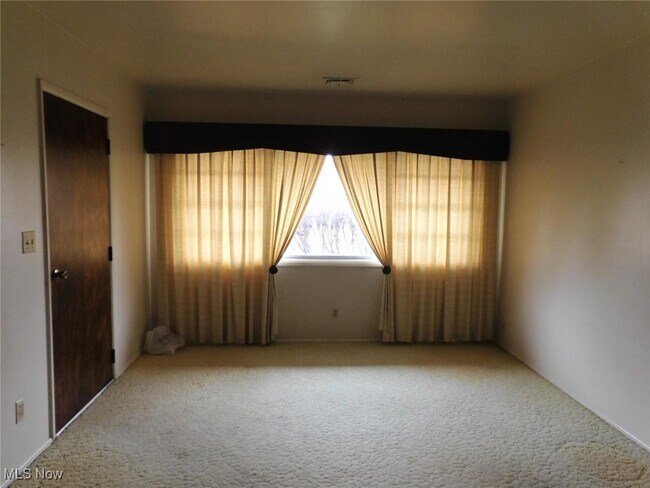 Building Photo - 56 Wilmette Ln