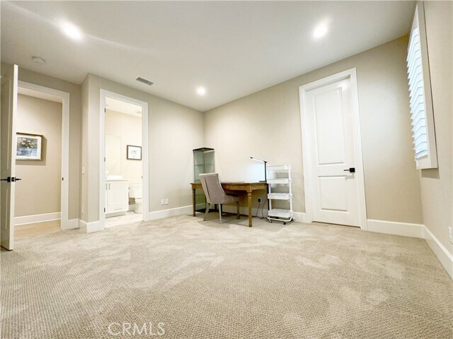 Building Photo - 62 Rockinghorse