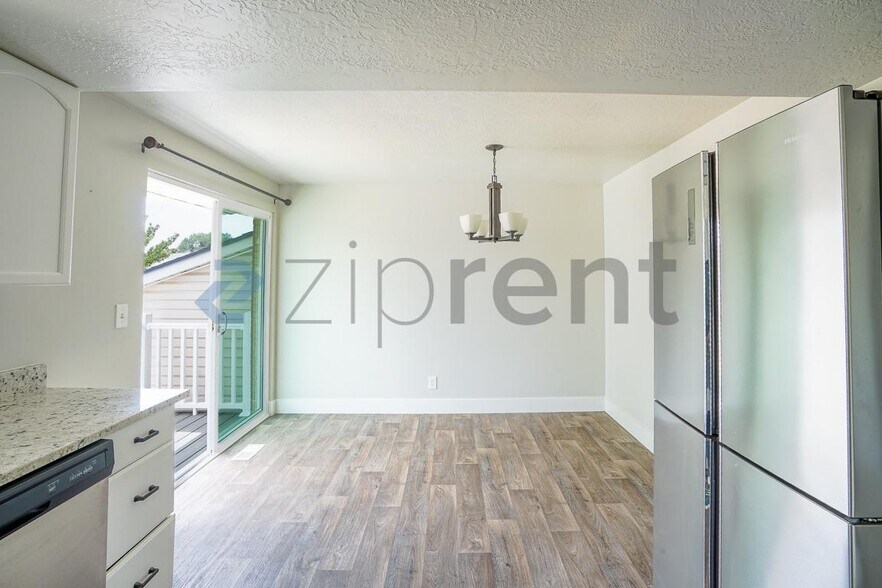 Building Photo - Unit Unit A