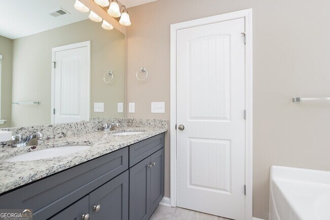 Building Photo - 646 Fieldcrest Dr
