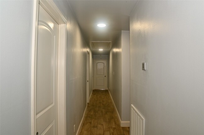 Building Photo - 5254 N Braeswood Blvd