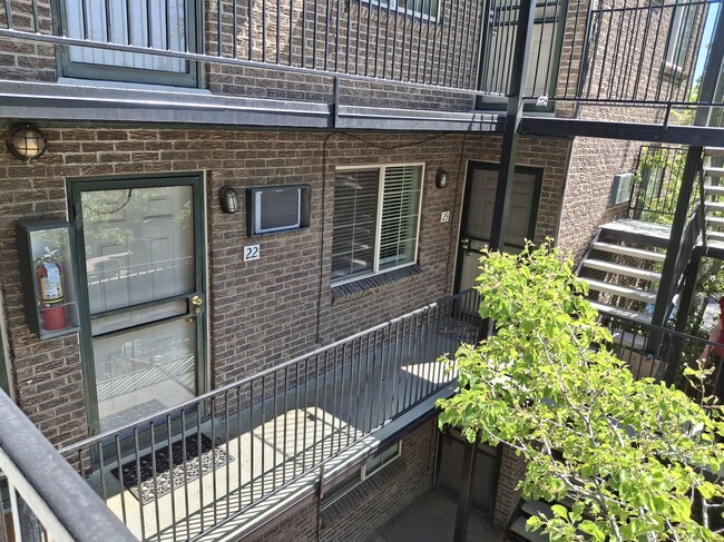 Building Photo - 70 N Grant St