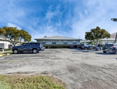 Building Photo - Apollo Beach Condo