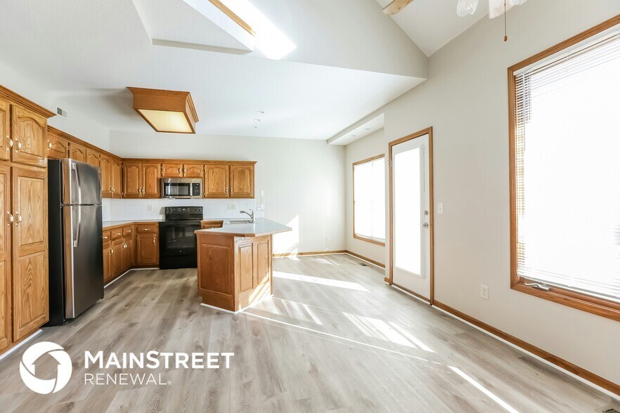 Building Photo - 1125 SE 11 Terrace