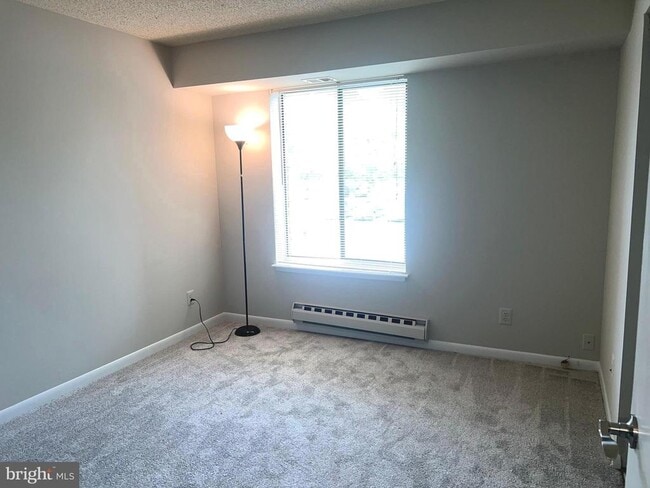 Building Photo - 15300 Beaverbrook Ct