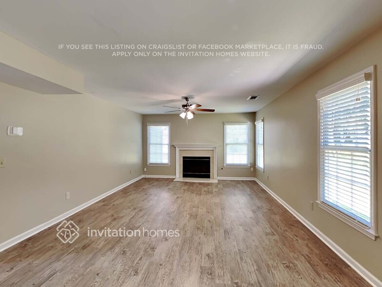Building Photo - 140 Laurens Oak Ct