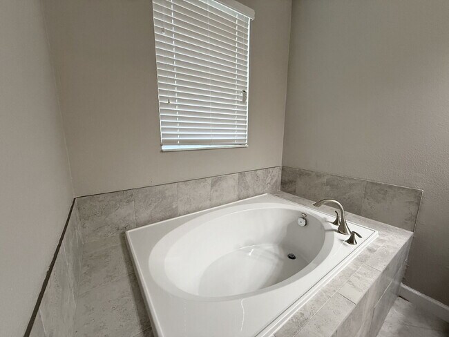 Building Photo - 2380 Bartolo Dr