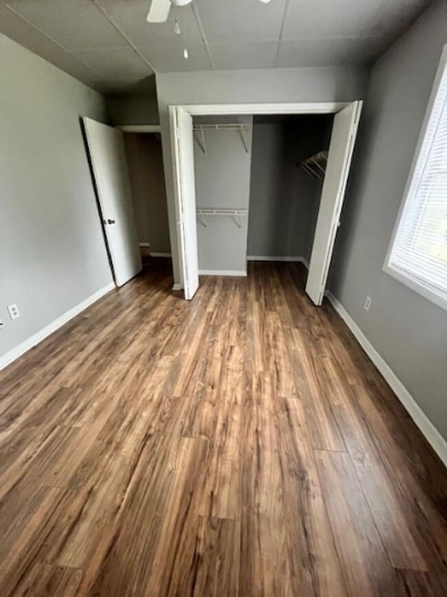 Building Photo - 304 Ashwood Dr