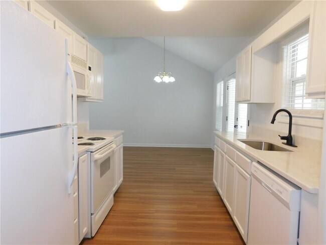 Building Photo - 60 Copper Creek Dr