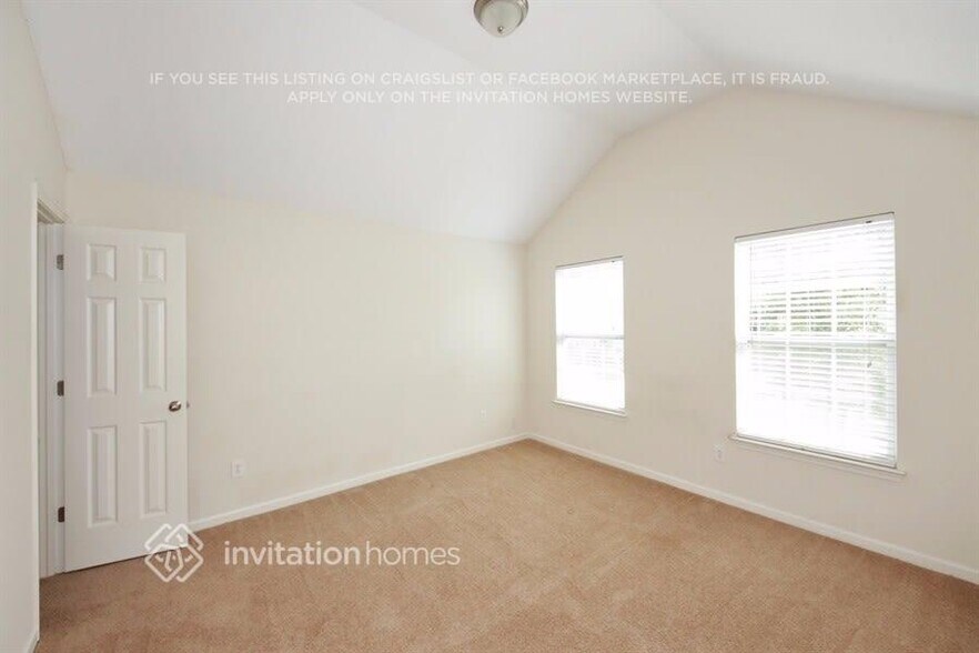 Building Photo - 4838 Bryant Dr