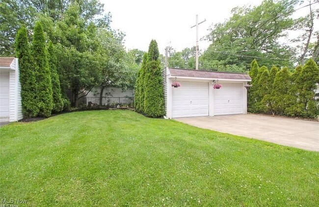 Building Photo - 4178 Bushnell Rd