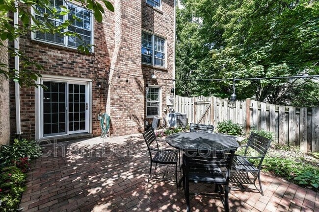 Building Photo - 2109 Kings Mill Ct