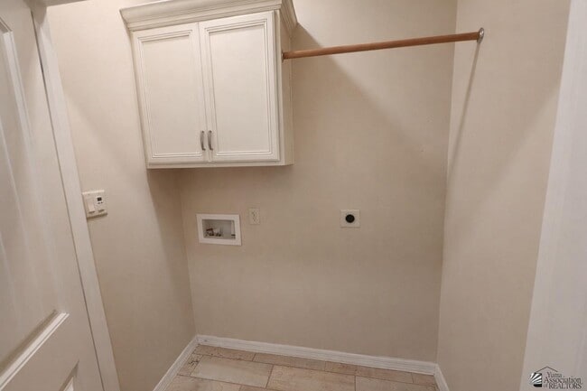 Building Photo - 6090 E Overlook Ln