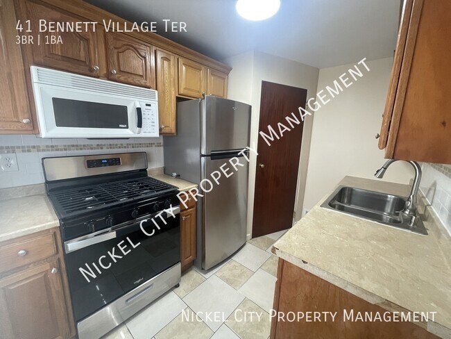 Building Photo - 41 Bennett Village Terrace