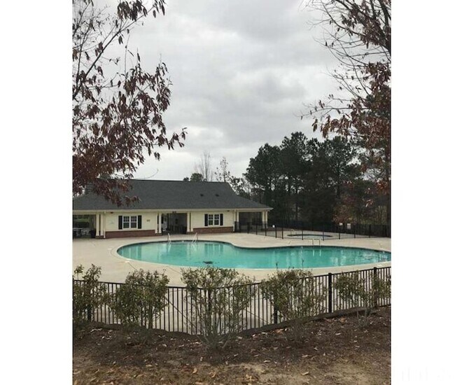 Building Photo - 237 Linden Park Ln