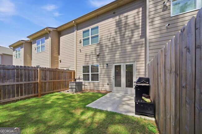 Building Photo - 2360 Rex Dr