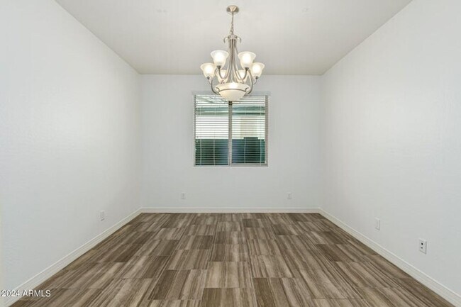 Building Photo - Charming 4 bedroom, 3 bath home in North P...