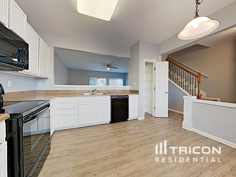 Building Photo - 3038 Deerborne Ct