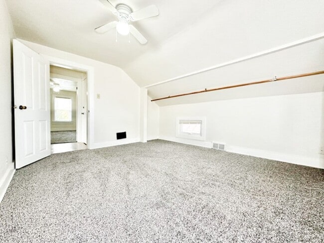 Building Photo - 123 S Clay St