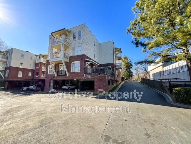 Building Photo - 518 Clarice Ave