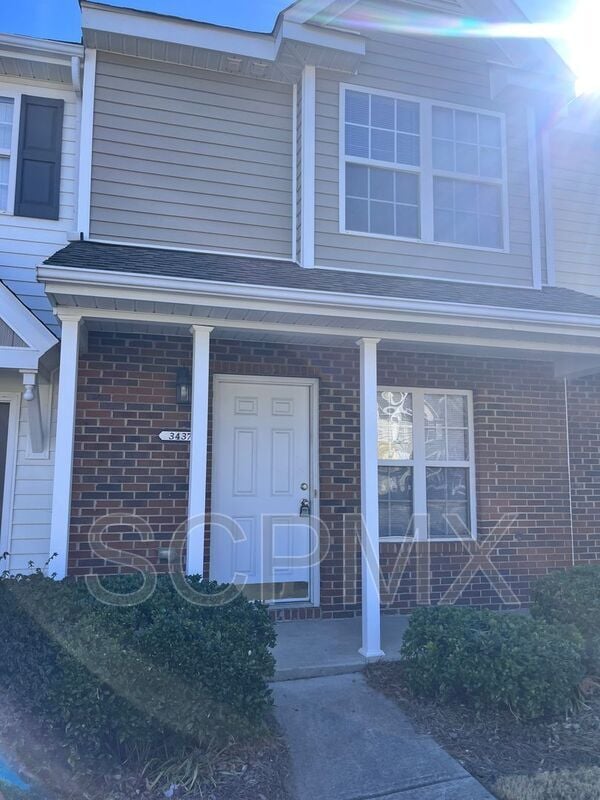 Building Photo - 3437 Broadwick St