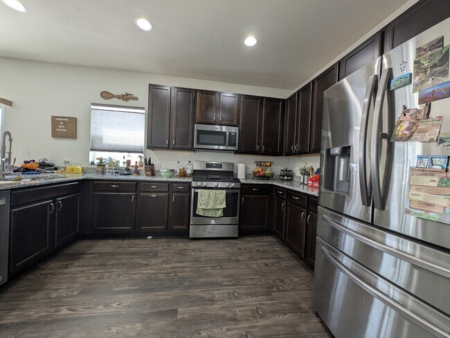 Building Photo - 3759 St James Ct