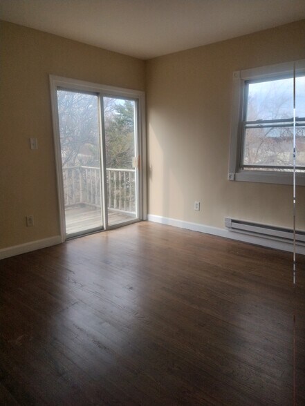 Building Photo - 17 Wallis Ave