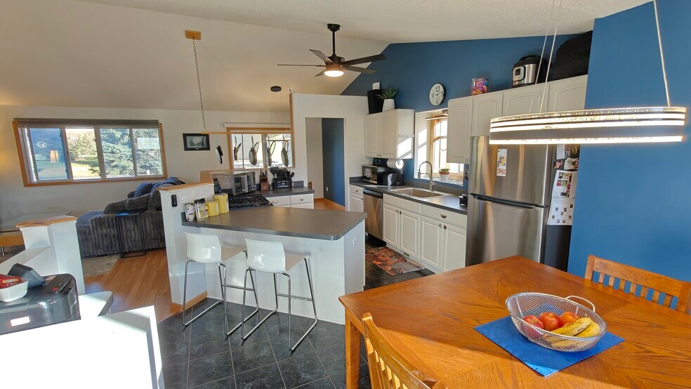 Building Photo - 1943 Parkway Ave