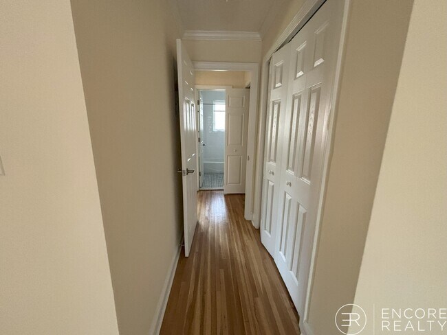 Building Photo - 86 St Paul St