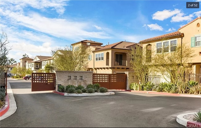 Building Photo - 404 El Paseo
