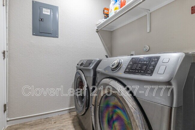 Building Photo - 10423 Legacy Cv