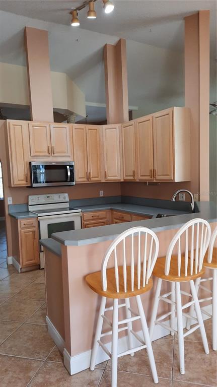 Building Photo - 58 Burning Bush Dr