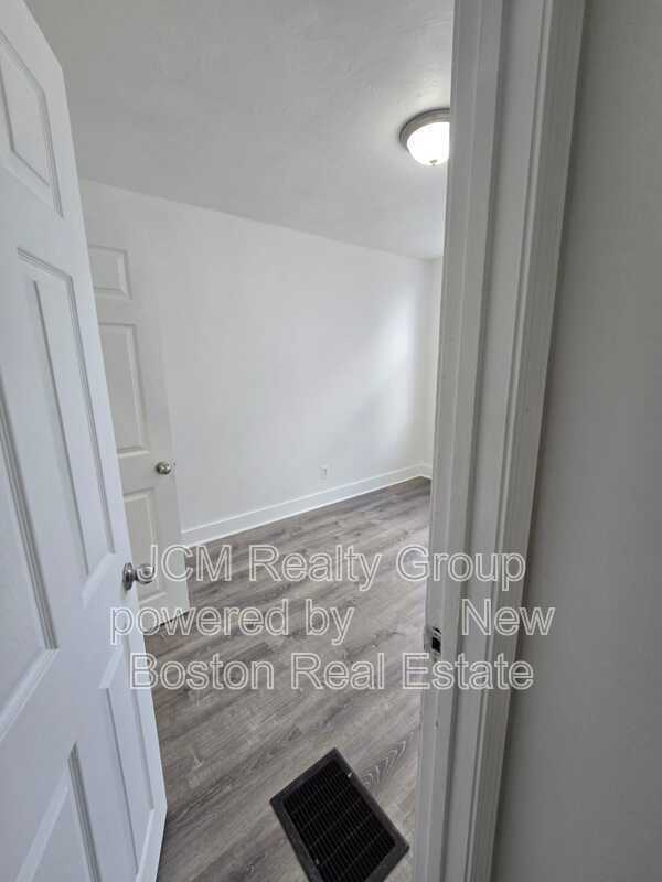 Building Photo - 128 Shawmut St