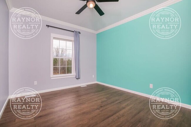 Building Photo - 481 Montgomery Rd