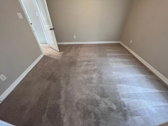 Building Photo - Gorgeous 4-bedroom home!