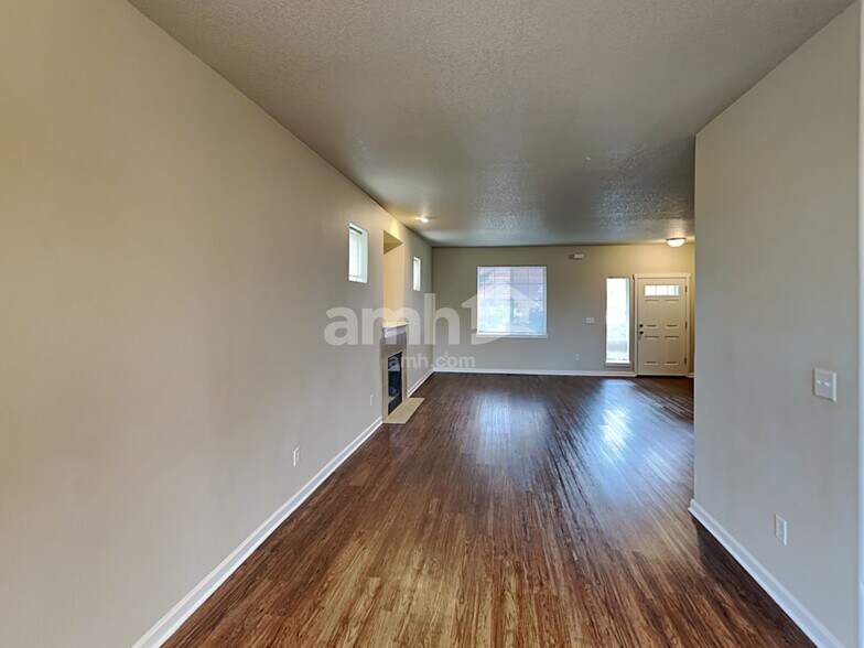 Building Photo - 1292 Alpine Lakes St SE