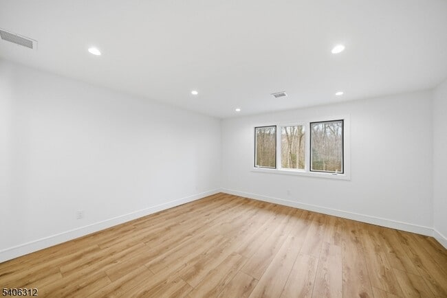 Building Photo - 12 McCaffrey Ln