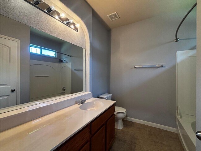Building Photo - 2212 Buffalo Tundra Dr
