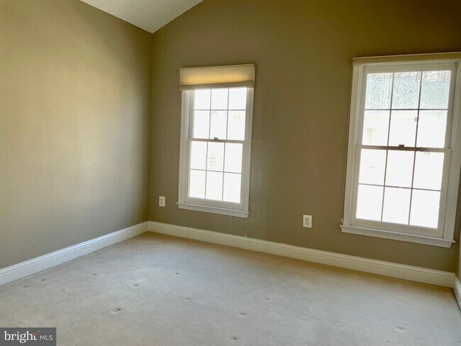 Building Photo - 1030 Grand Oak Way