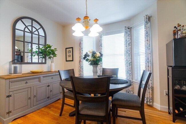 Building Photo - 68 Village Dr