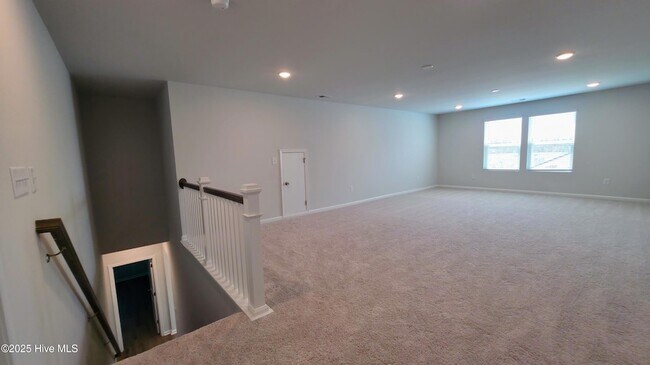 Building Photo - 344 Eagle Claw Dr