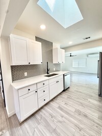 Building Photo - 2442 Mountain View Dr