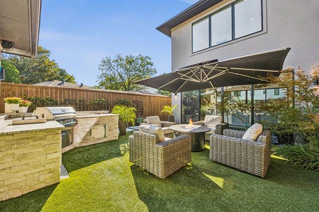 Building Photo - 9733 Mixon Dr