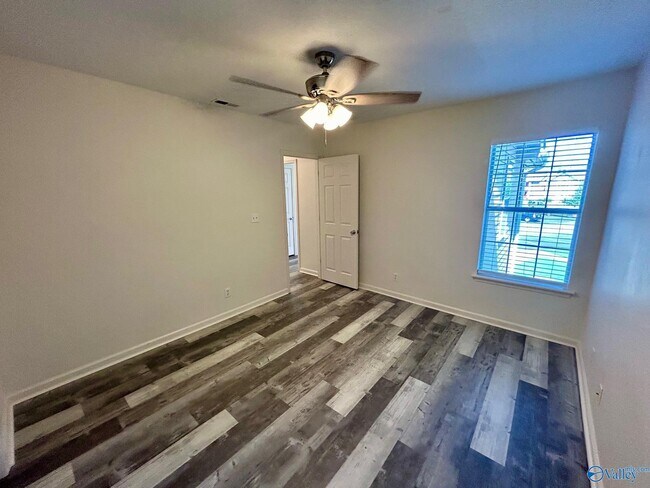 Building Photo - 241 Waters Edge Ln
