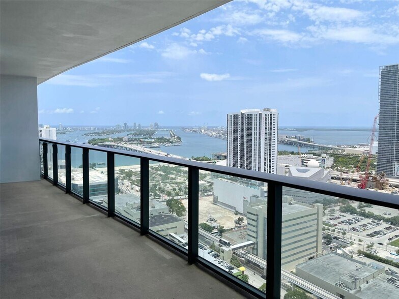 Building Photo - 1600 NE 1st Ave