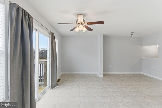 Building Photo - 37 Britania Ct