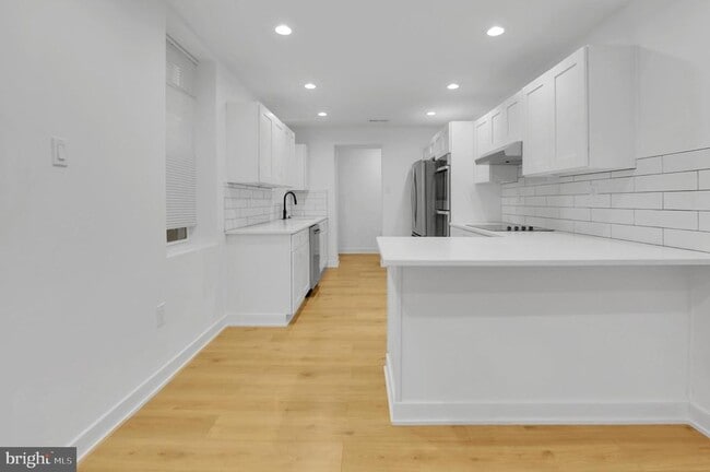 Building Photo - 274 S Alden St